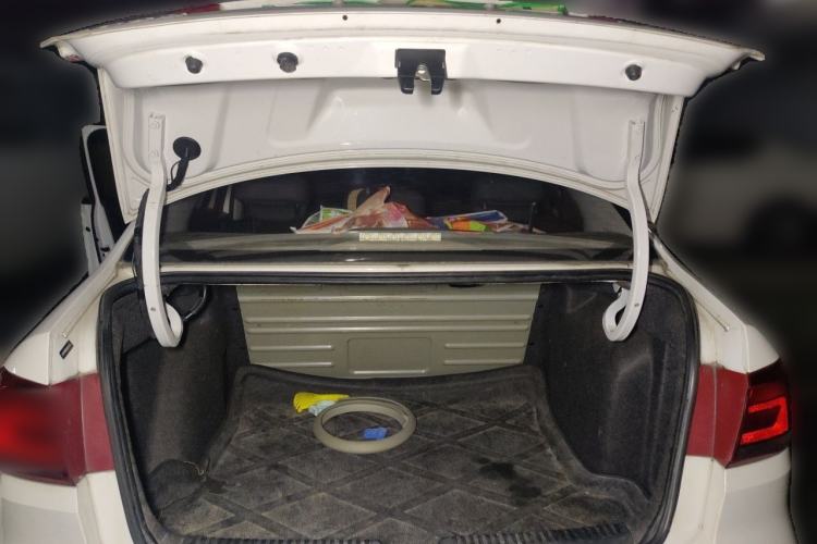 Used Volkswagen Santana 2015 1.6L Manual Fashion Edition Trunk