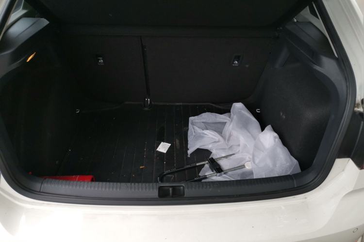 Used Volkswagen Santana 2015 Haval H6 1.6L Automatic Comfort Model Trunk