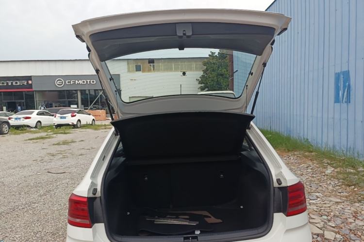 Used Volkswagen Santana 2015 Haval H6 1.6L Automatic Comfort Model Trunk