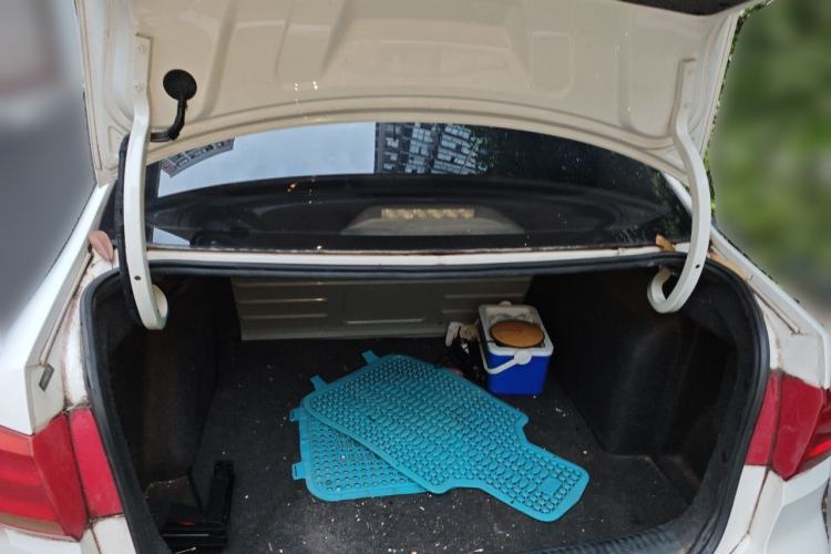 Used Volkswagen Santana 2015 1.6L Manual Fashion Edition Trunk
