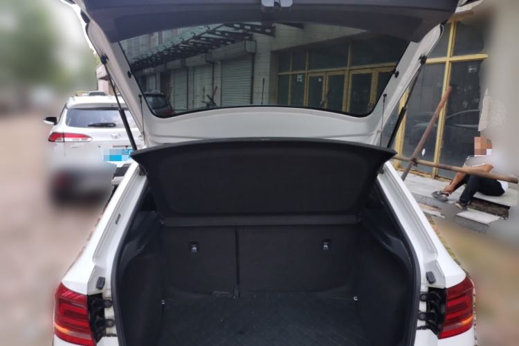 Used Volkswagen Santana 2015 Haval H9 1.6L Automatic Luxury Model Trunk