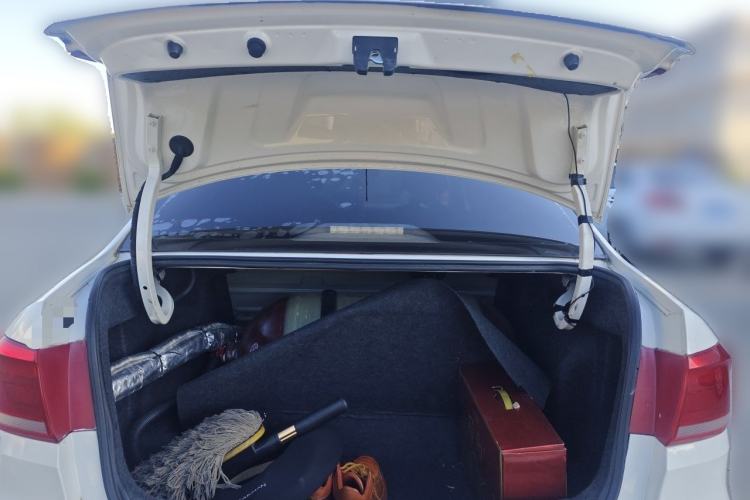 Used Volkswagen Santana 2015 1.4L Manual Fashion Edition Trunk