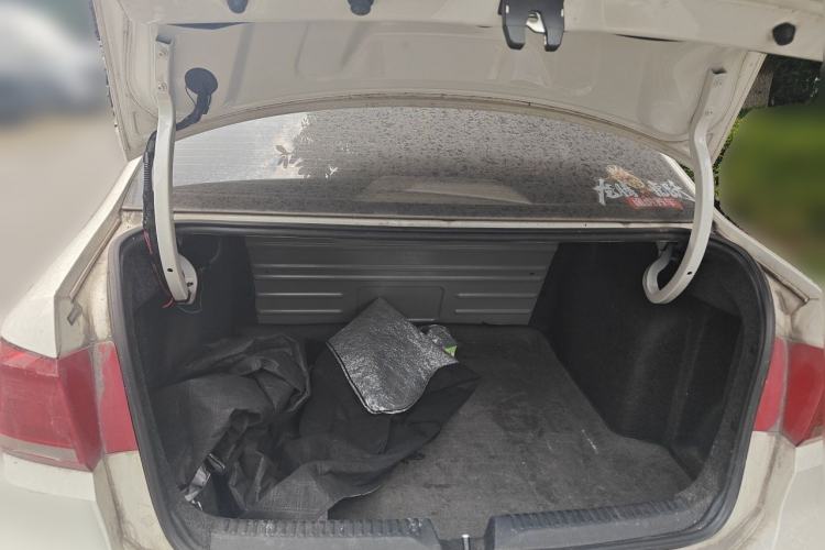 Used Volkswagen Santana 2015 1.4L Manual Fashion Edition Trunk