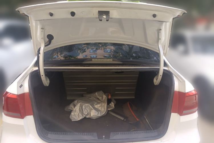 Used Volkswagen Santana 2015 1.6L Manual Fashion Edition Trunk