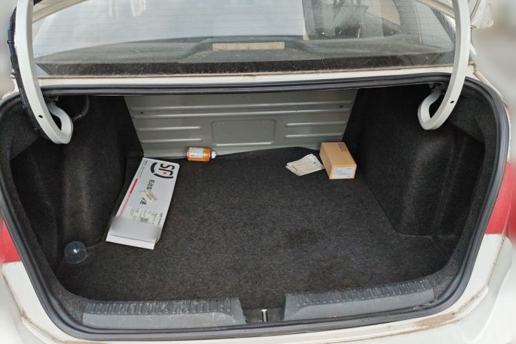 Used Volkswagen Santana 2015 1.6L Automatic Fashion Edition Trunk