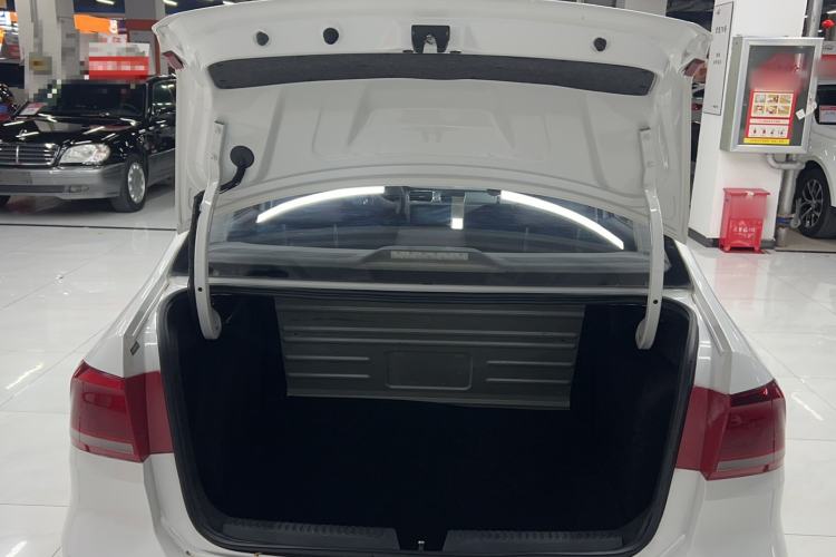 Used Volkswagen Santana 2015 1.4L Manual Fashion Edition Trunk