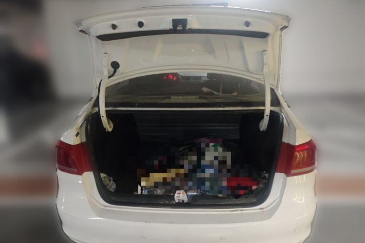 Used Volkswagen Santana 2015 1.6L Manual Fashion Edition Trunk