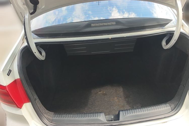 Used Volkswagen Santana 2015 1.6L Manual Fashion Edition Trunk