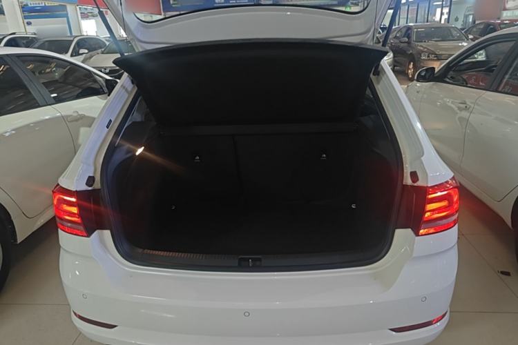 Used Volkswagen Santana 2015 Haval H6 1.6L Automatic Comfort Model Trunk