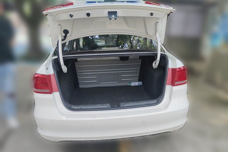 Used Volkswagen Santana 2015 1.4L Manual Fashion Edition Trunk