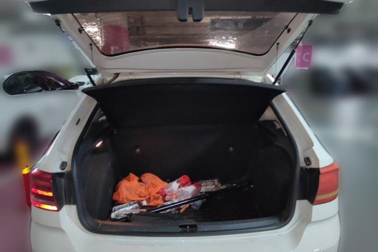 Used Volkswagen Santana 2015 HaoNa 1.6L Manual Fashion Edition Trunk