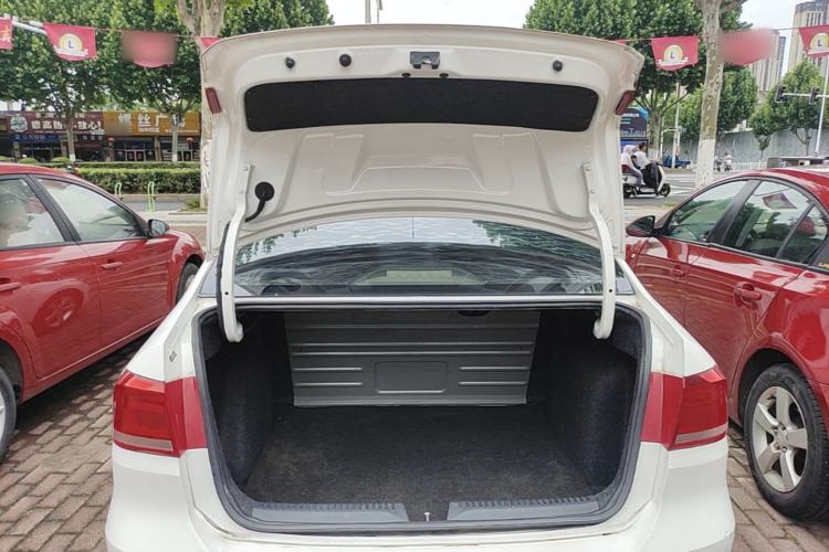 Used Volkswagen Santana 2015 1.6L Automatic Comfort Edition Trunk