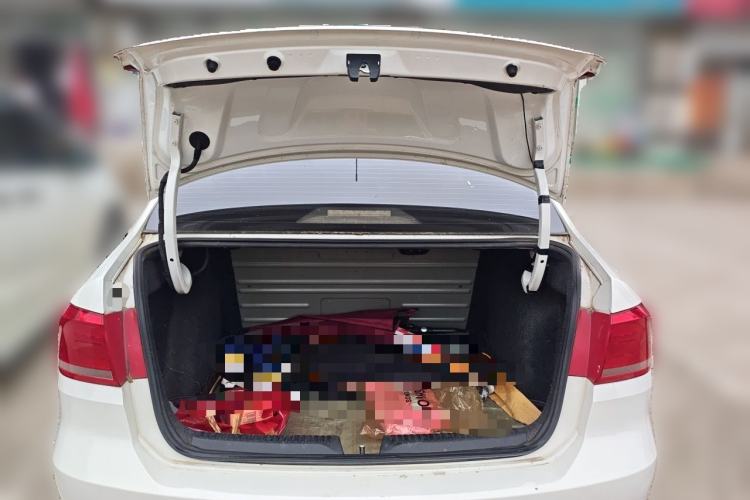 Used Volkswagen Santana 2015 1.4L Manual Fashion Edition Trunk
