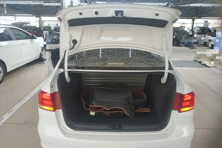 Used Volkswagen Santana 2015 1.4L Manual Fashion Edition Trunk