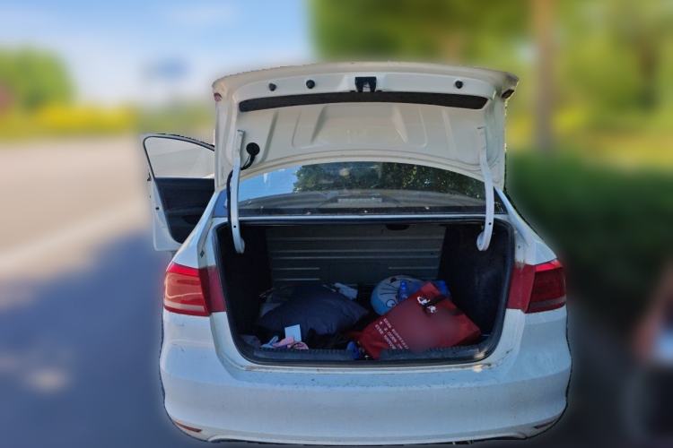 Used Volkswagen Santana 2015 1.4L Manual Fashion Edition Trunk