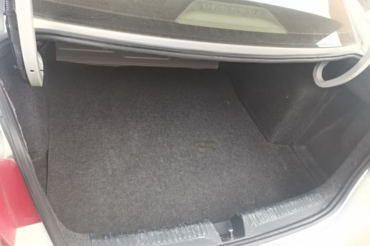 Used Volkswagen Santana 2015 1.6L Automatic Comfort Edition Trunk