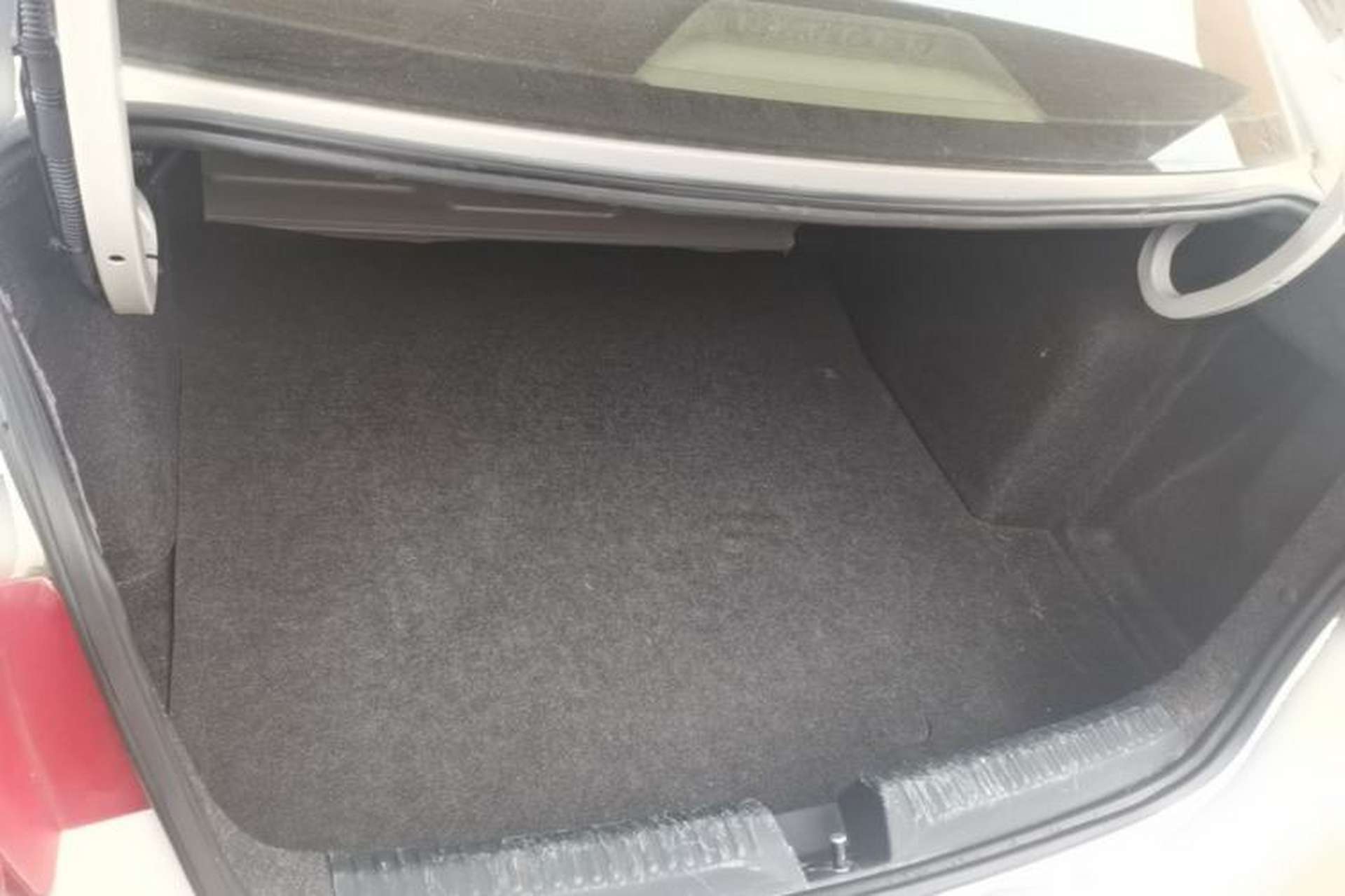 Used Volkswagen Santana 2015 1.6L Automatic Comfort Edition Trunk