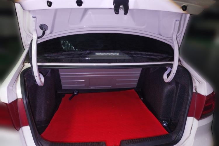 Used Volkswagen Santana 2015 1.6L Automatic Comfort Edition Trunk