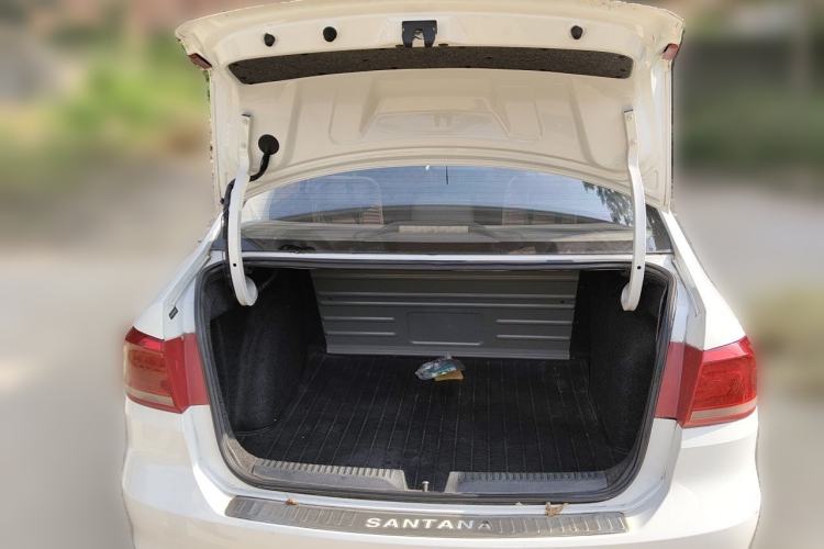 Used Volkswagen Santana 2015 1.6L Manual Fashion Edition Trunk