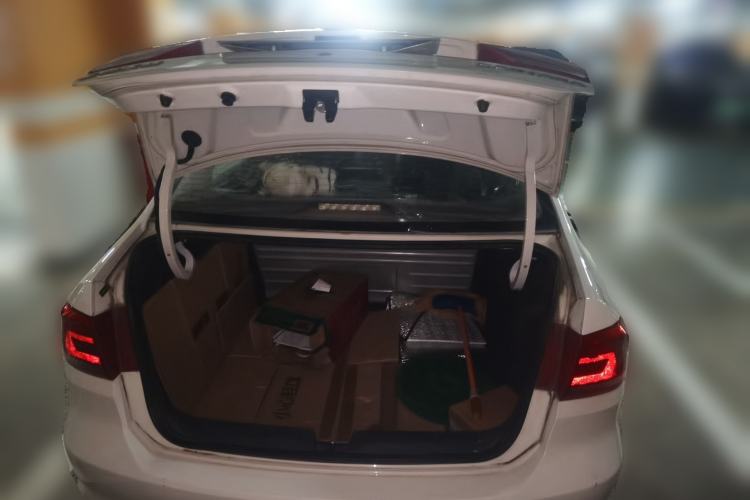 Used Volkswagen Santana 2015 1.4L Manual Fashion Edition Trunk