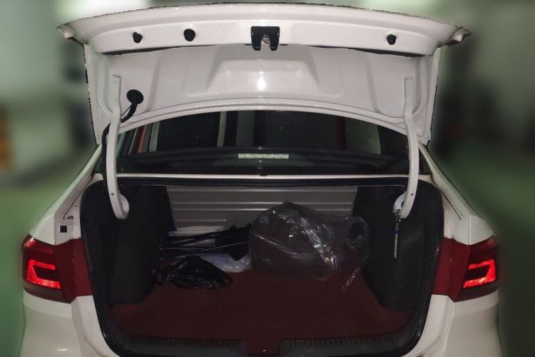 Used Volkswagen Santana 2015 1.6L Automatic Comfort Edition Trunk