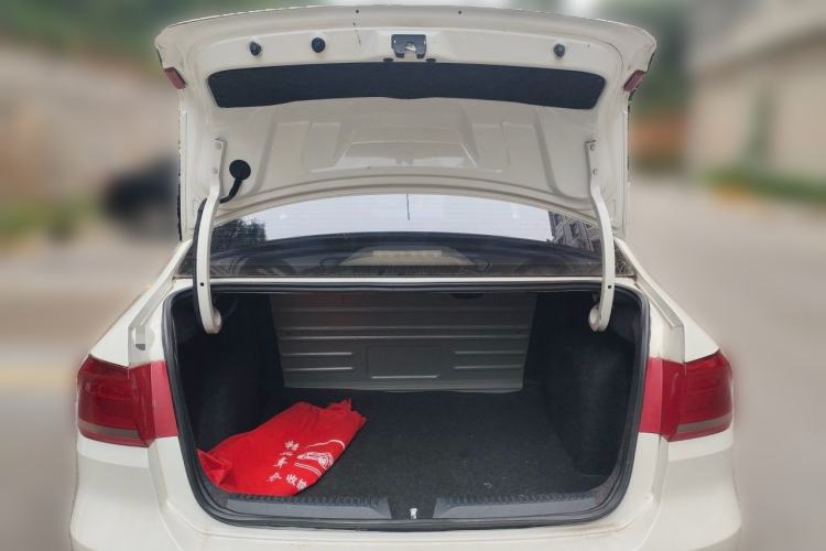 Used Volkswagen Santana 2015 1.4L Manual Fashion Edition Trunk
