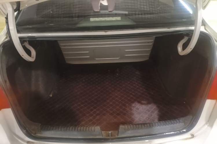 Used Volkswagen Santana 2015 1.6L Automatic Comfort Edition Trunk
