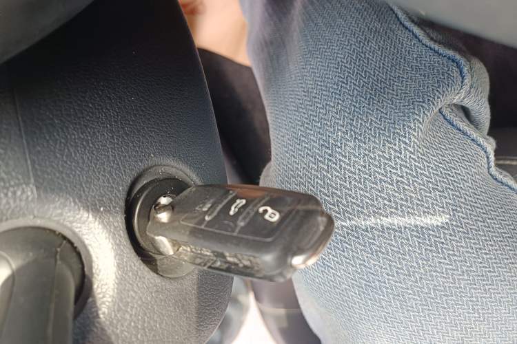 Used Volkswagen Santana 2015 Haval H9 1.6L Manual Comfort Edition Vehicle Key