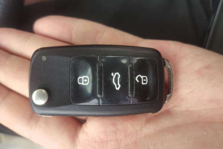 Used Volkswagen Santana 2015 1.6L Automatic Comfort Edition Vehicle Key