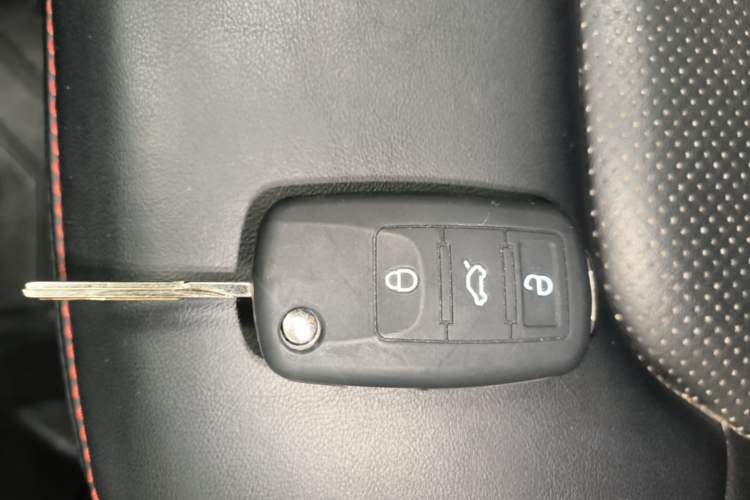 Used Volkswagen Santana 2015 1.4L Manual Fashion Edition Vehicle Key