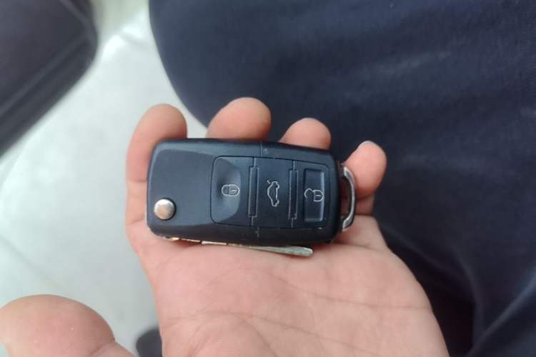 Used Volkswagen Santana 2015 1.6L Manual Fashion Edition Vehicle Key