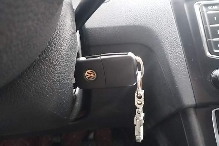 Used Volkswagen Santana 2015 1.6L Manual Comfort Edition Vehicle Key