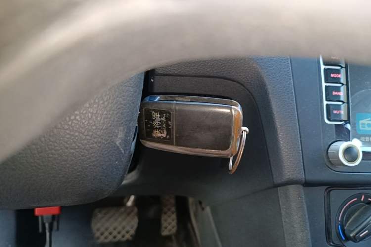 Used Volkswagen Santana 2015 1.6L Automatic Fashion Edition Vehicle Key