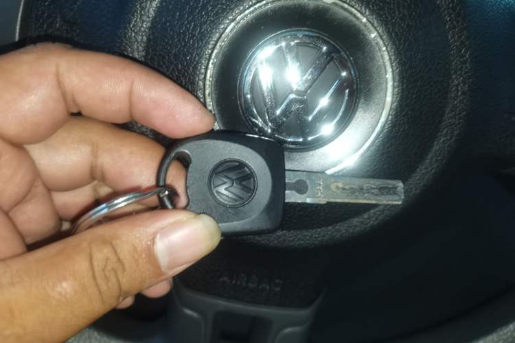 Used Volkswagen Santana 2015 1.6L Manual Fashion Edition Vehicle Key
