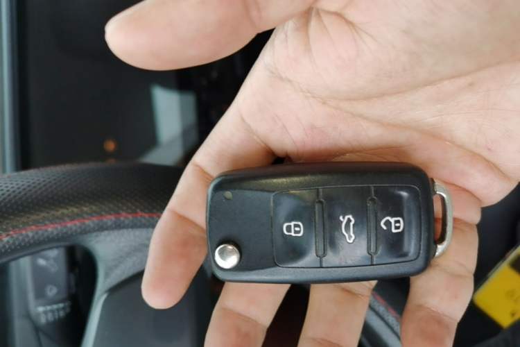 Used Volkswagen Santana 2015 1.6L Manual Comfort Edition Vehicle Key