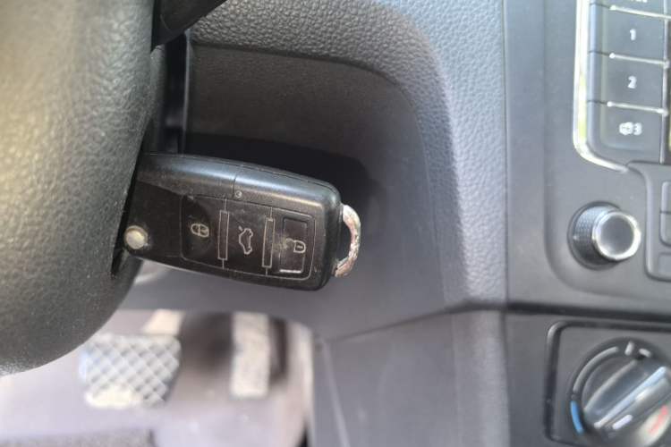 Used Volkswagen Santana 2015 1.6L Automatic Fashion Edition Vehicle Key