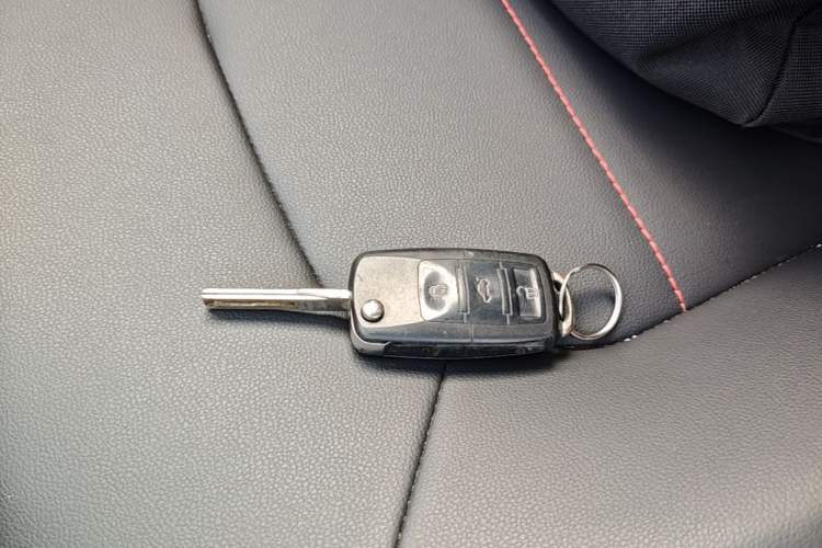 Used Volkswagen Santana 2015 1.4L Manual Fashion Edition Vehicle Key