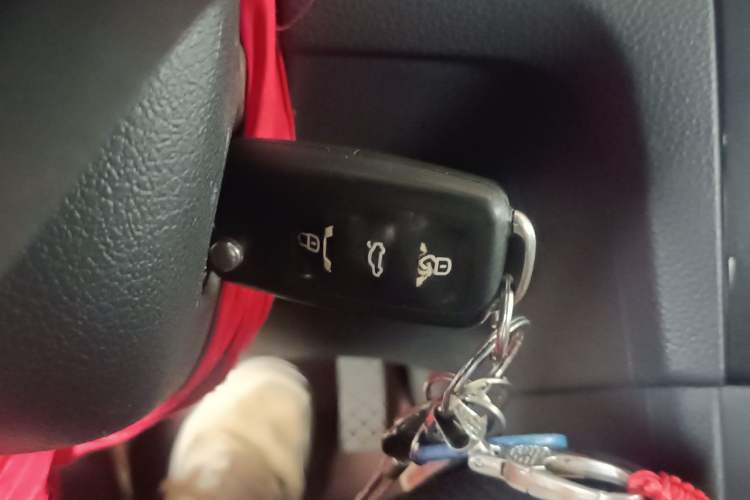 Used Volkswagen Santana 2015 1.6L Manual Comfort Edition Vehicle Key