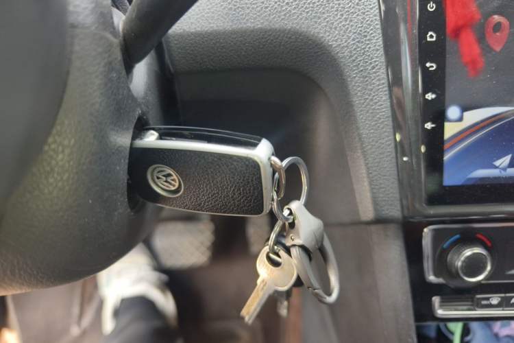 Used Volkswagen Santana 2015 1.6L Automatic Luxury Edition Vehicle Key