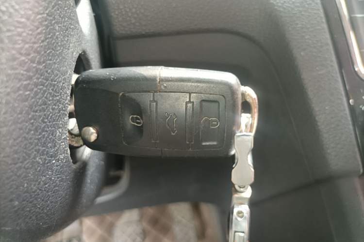 Used Volkswagen Santana 2015 1.6L Manual Fashion Edition Vehicle Key