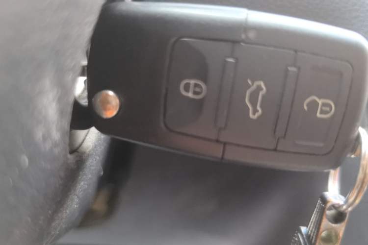 Used Volkswagen Santana 2015 1.4L Manual Fashion Edition Vehicle Key