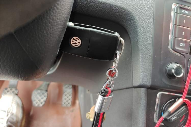 Used Volkswagen Santana 2015 1.6L Manual Comfort Edition Vehicle Key