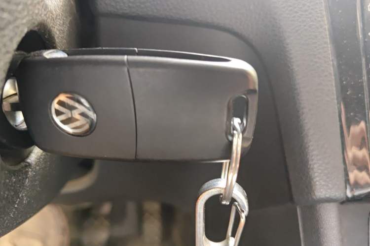 Used Volkswagen Santana 2015 1.6L Manual Fashion Edition Vehicle Key