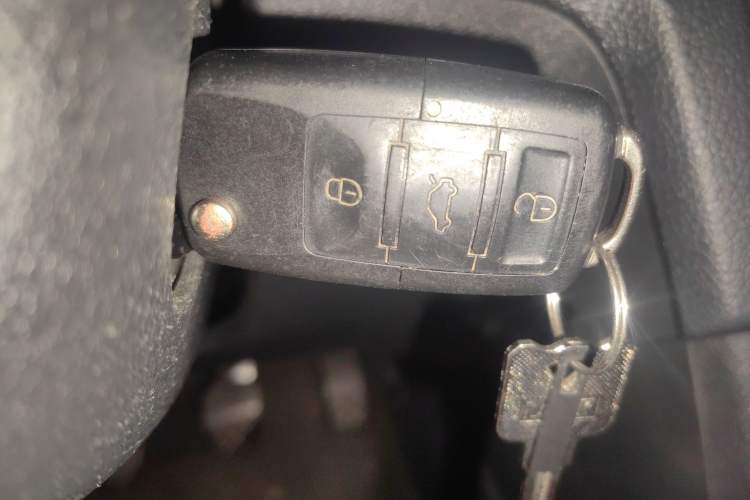 Used Volkswagen Santana 2015 1.4L Manual Fashion Edition Vehicle Key
