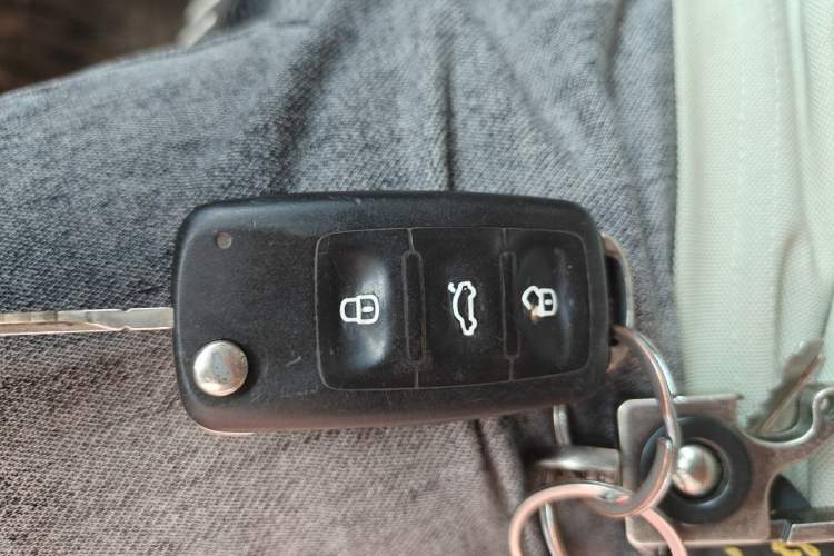 Used Volkswagen Santana 2015 1.6L Manual Comfort Edition Vehicle Key
