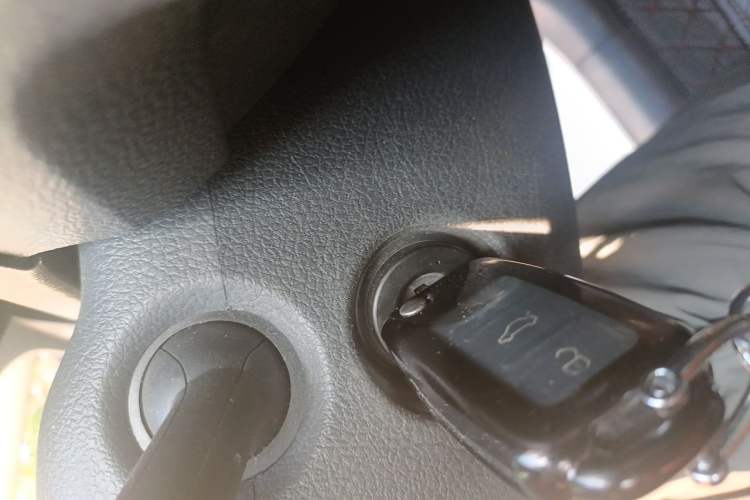Used Volkswagen Santana 2015 1.6L Manual Fashion Edition Vehicle Key