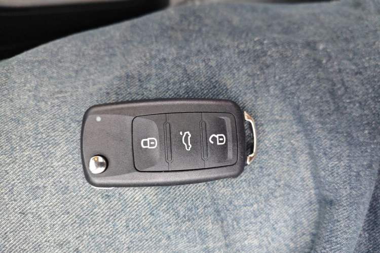 Used Volkswagen Santana 2015 1.6L Automatic Comfort Edition Vehicle Key