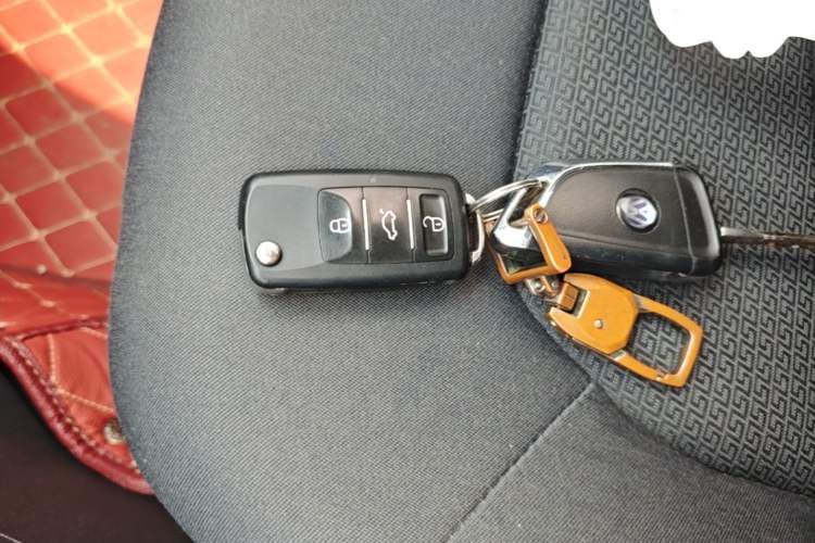 Used Volkswagen Santana 2015 1.6L Manual Fashion Edition Vehicle Key