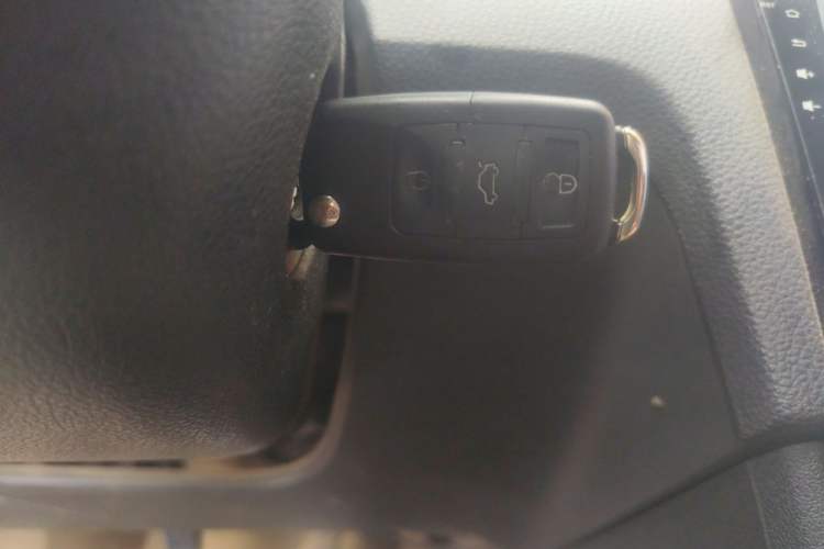 Used Volkswagen Santana 2015 1.6L Manual Fashion Edition Vehicle Key