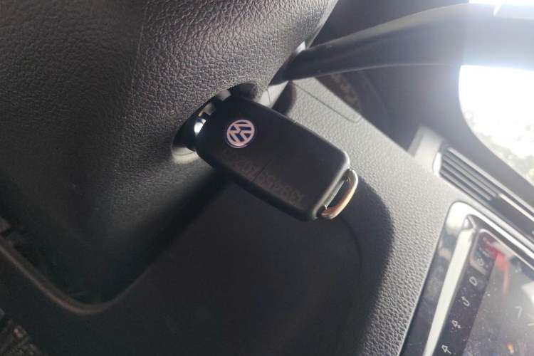 Used Volkswagen Santana 2015 1.6L Manual Fashion Edition Vehicle Key